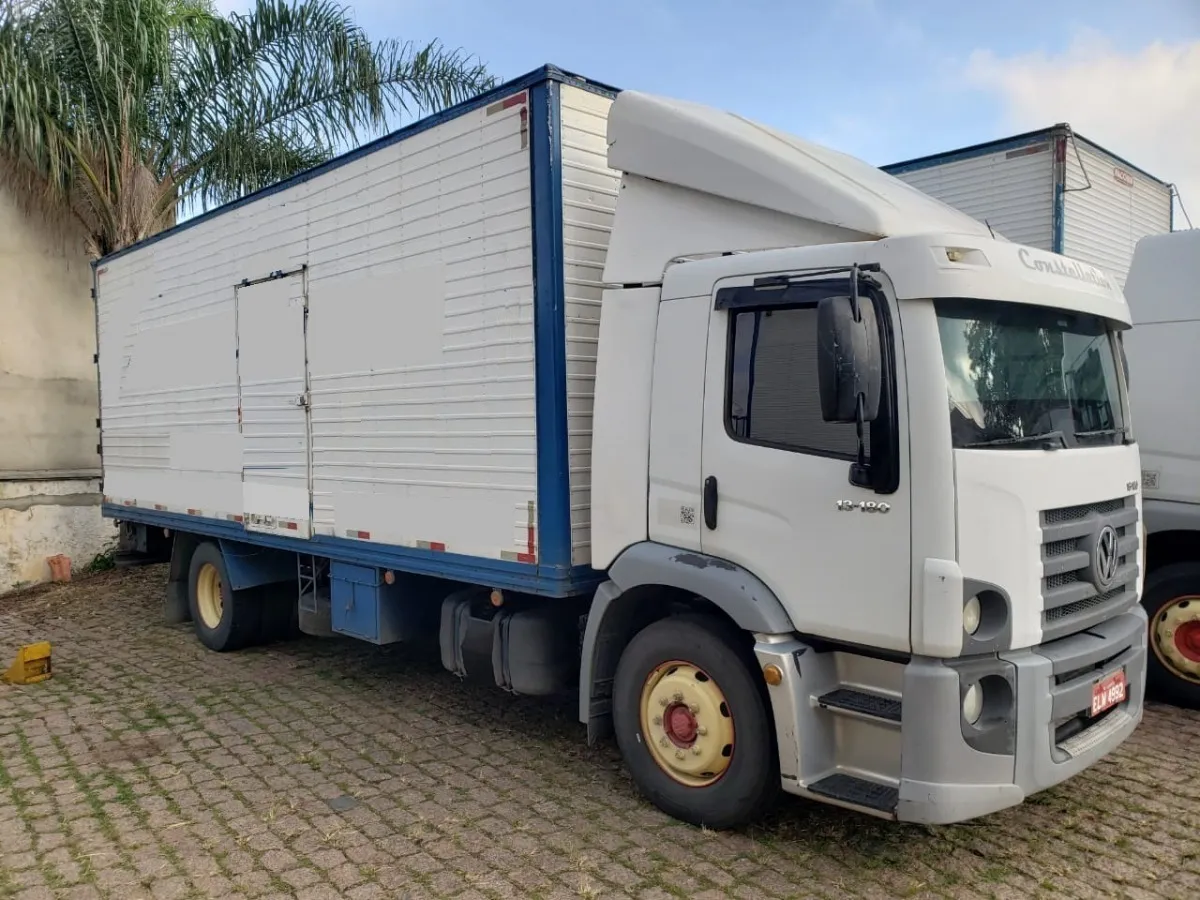 Volkswagen 13180 4X2 2012
