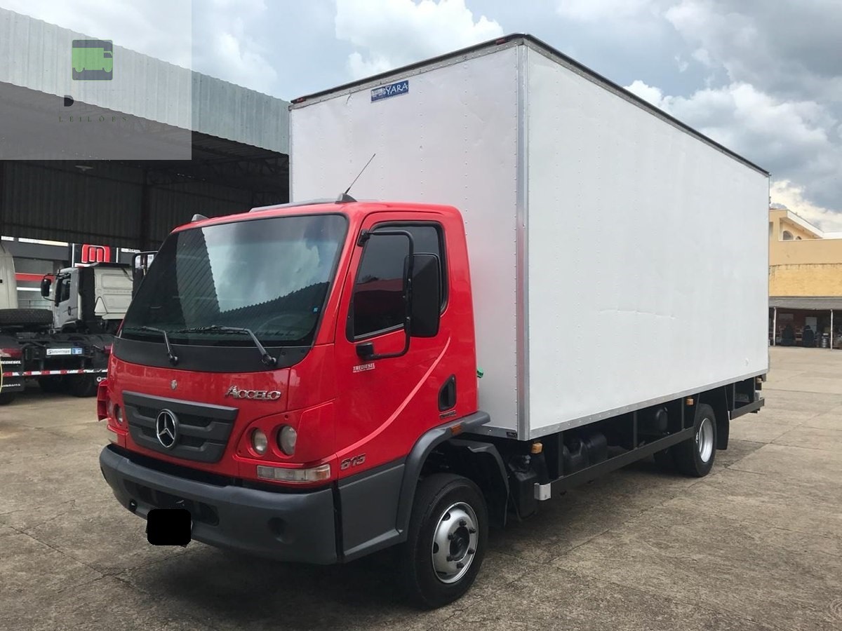 MERCEDES BENZ  815 - 2013