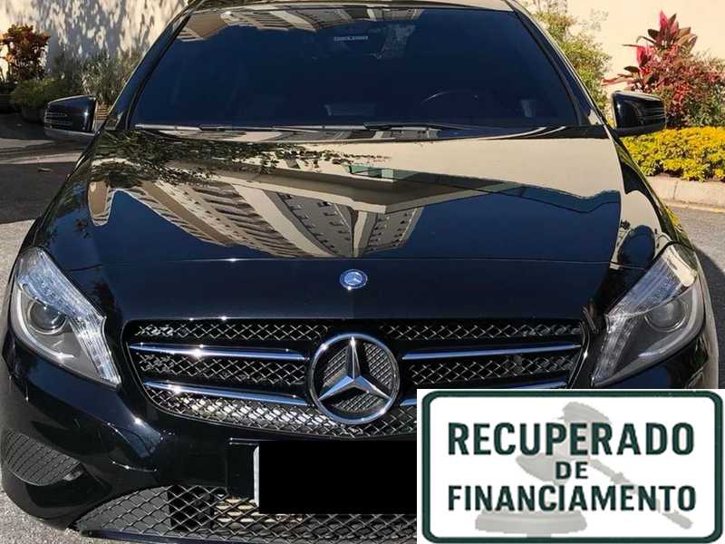 MERCEDES-BENZ A 200 2015